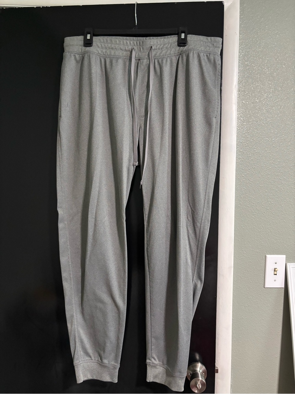 Roundtree & Yorke Men's Light Gray Jogger Sweatpants